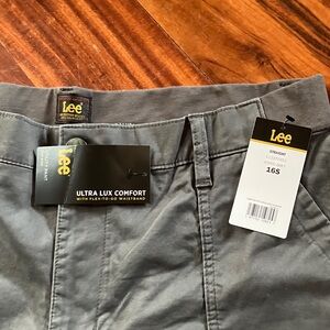 NWT Lee Ultra Lux Comfort w/Flex-To-Go Utility Pants static grey. Size 16s